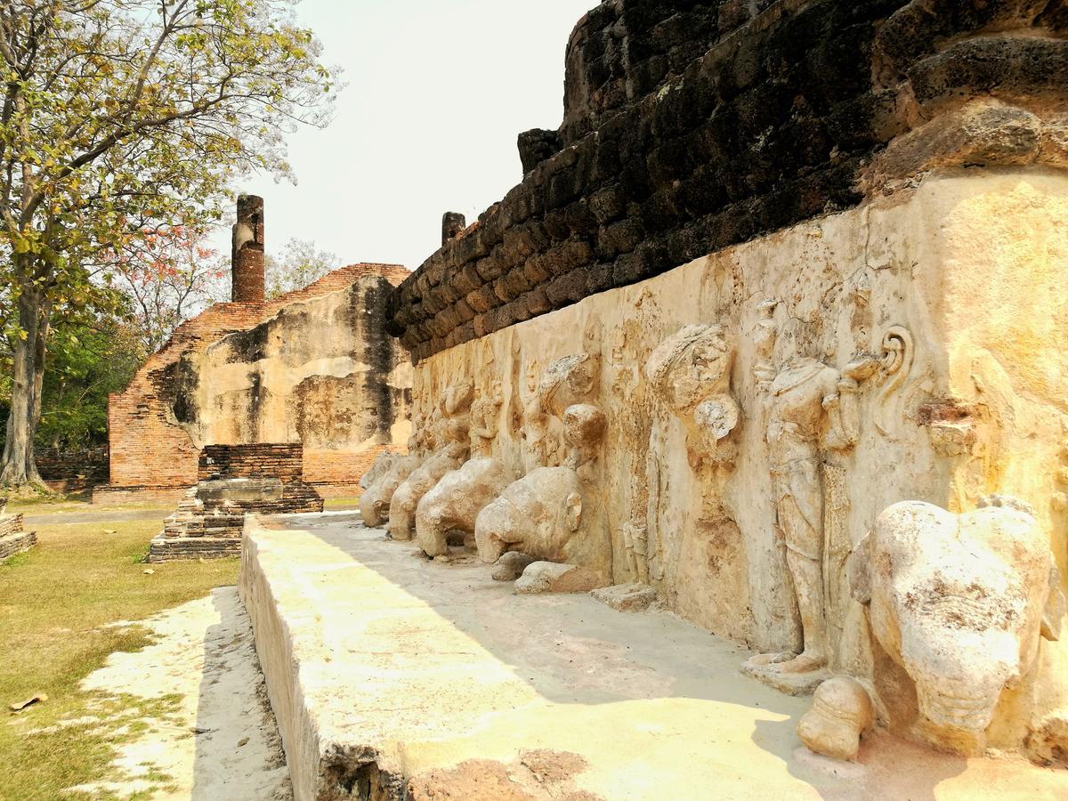 Sukhothai Cozy Hostel And Dorm Bagian luar foto