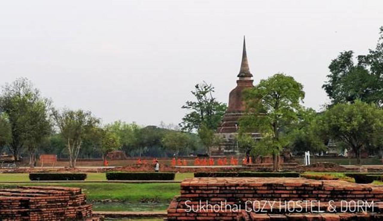 Sukhothai Cozy Hostel And Dorm Bagian luar foto